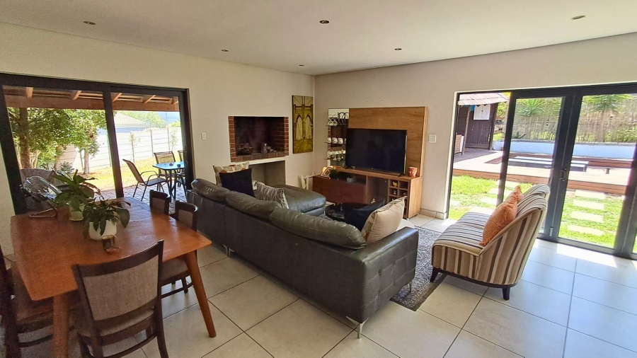 5 Bedroom Property for Sale in Bergsig Western Cape